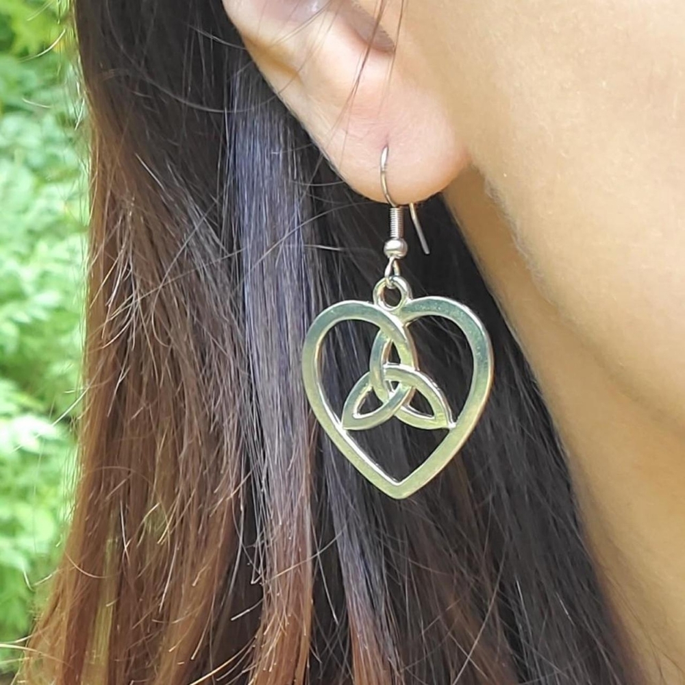 New Handmade Silver Celtic Heart Triquetra Earrings - Picture 2 of 12